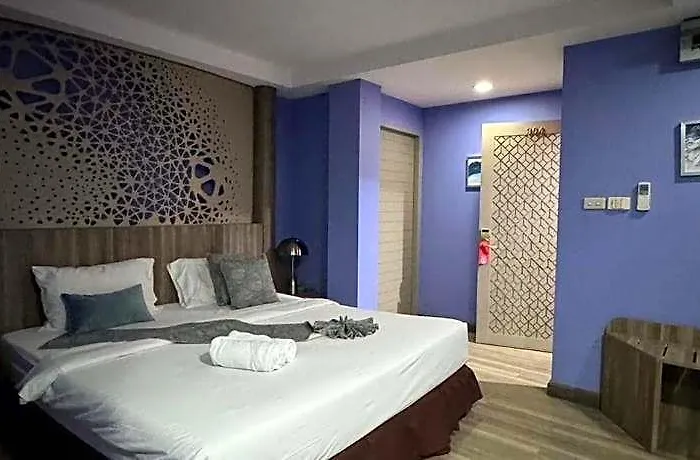 Orchid Inn@skv3 2*