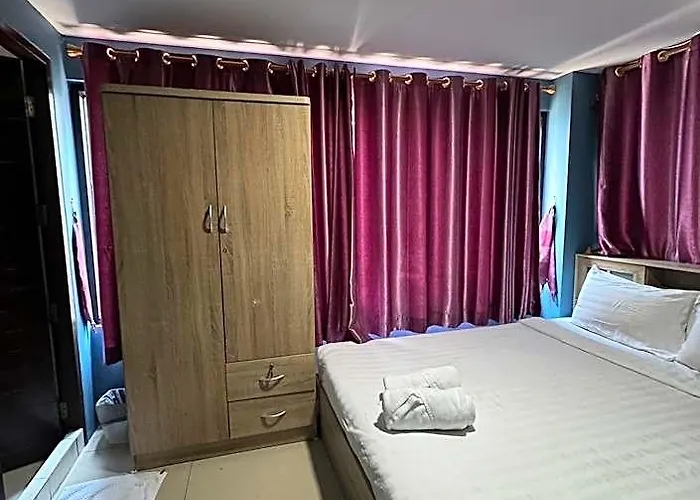 Orchid Inn@skv3 2*